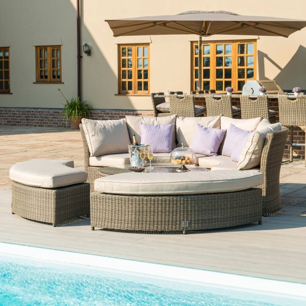 Winchester Lifestyle Suite with Rising Table
